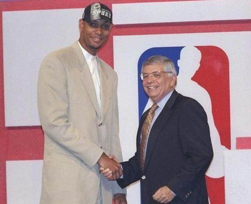 阵容名册已 阵容名册已