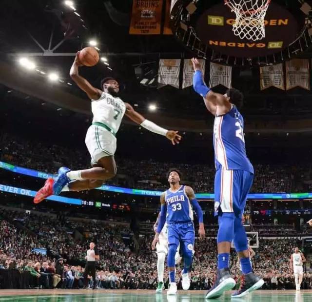 的高度自控 的高度自控